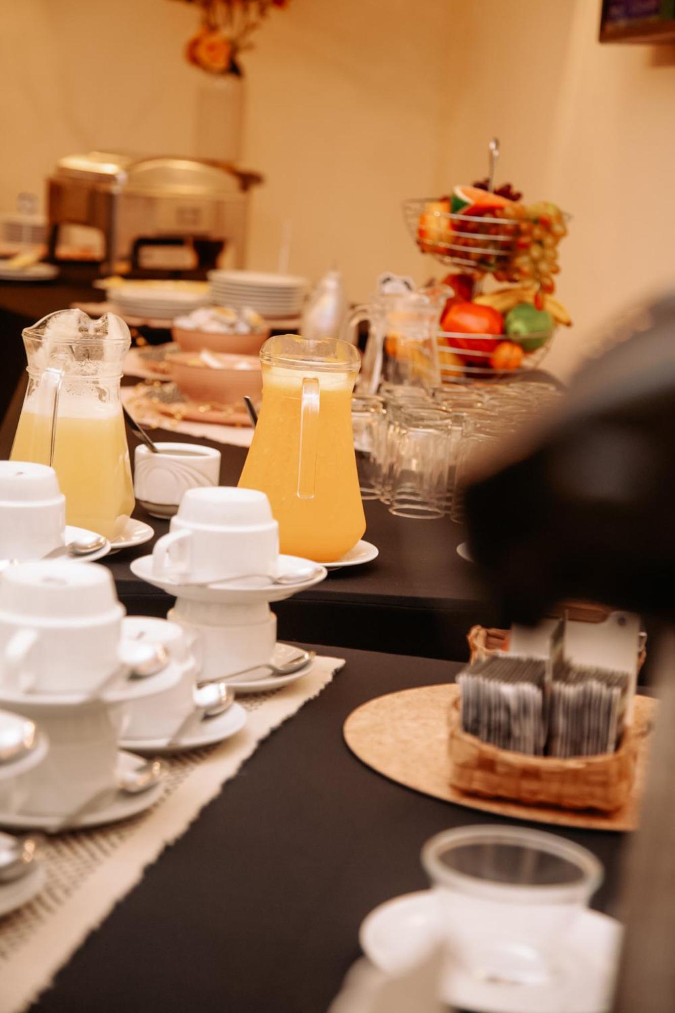 Hotel Carrera Лима Екстериор снимка